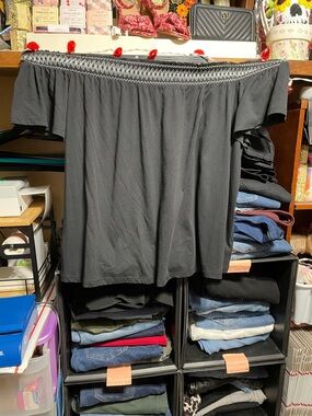 #328a size 3 Torrid NWT Black cotton off shoulder smocked yolk Top